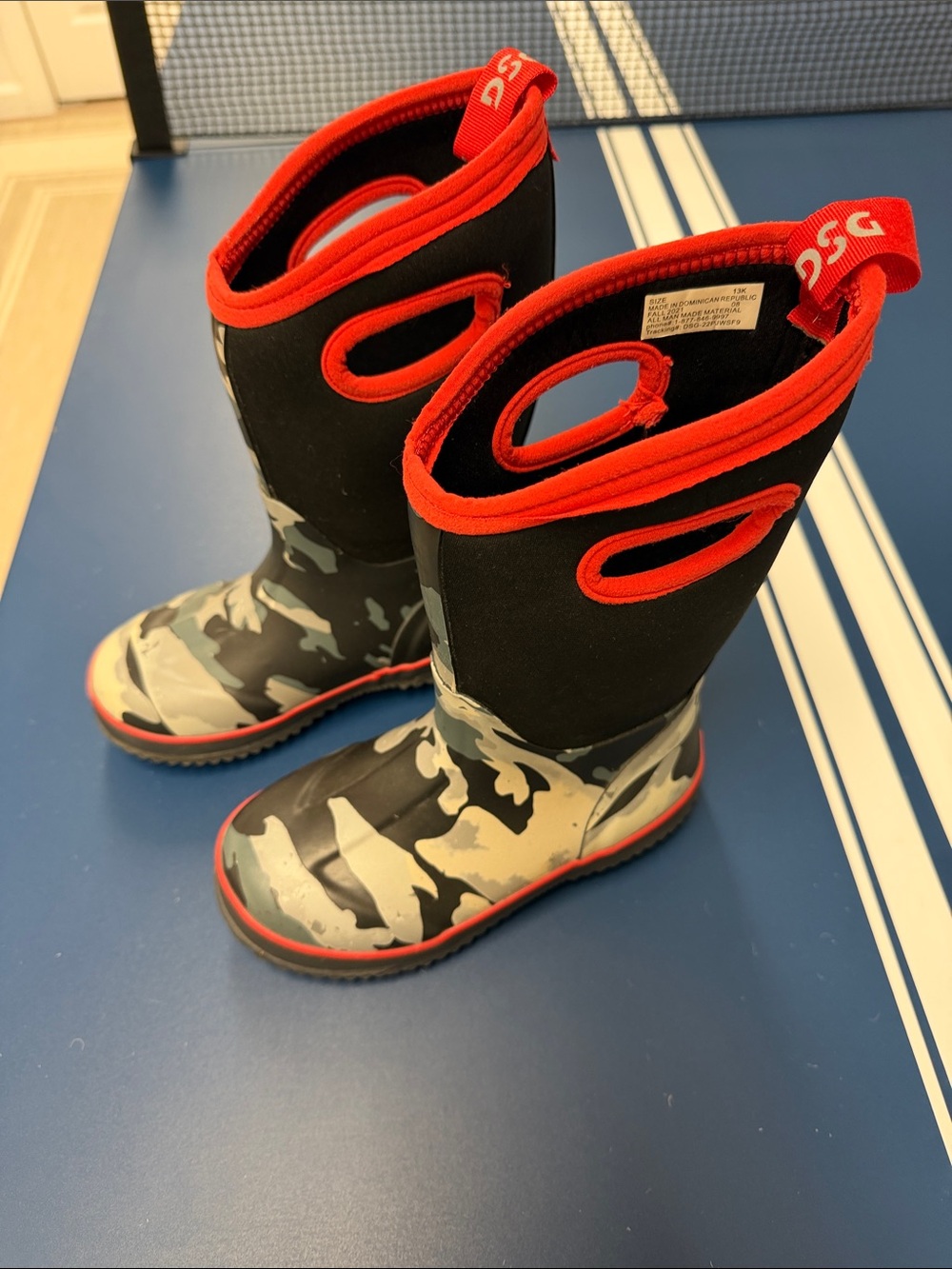 DSG Camo Kids Rain & Snow Boots with Red Accents. BEST OFFER